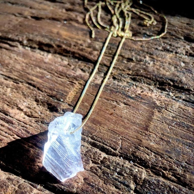 Kunzita - colar longo 70 cm (ouro 18k)