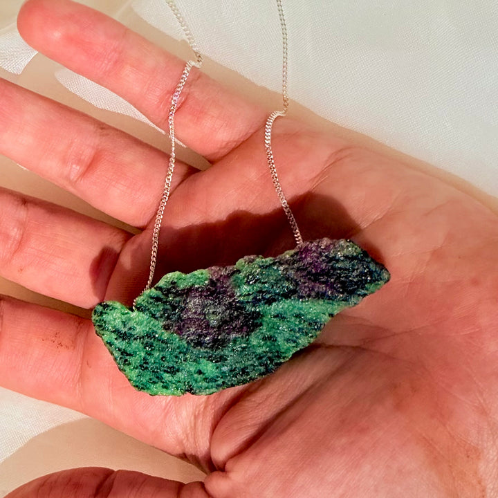 Zoisita com Rubi - colar longo 70 cm (prata 925)