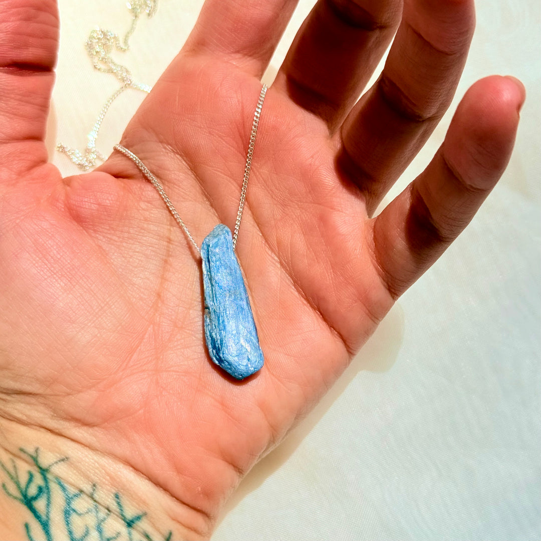 Cianita Azul - colar curto 50cm (prata 925)