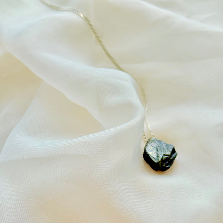 Epidoto - colar longo 70 cm (prata 925)