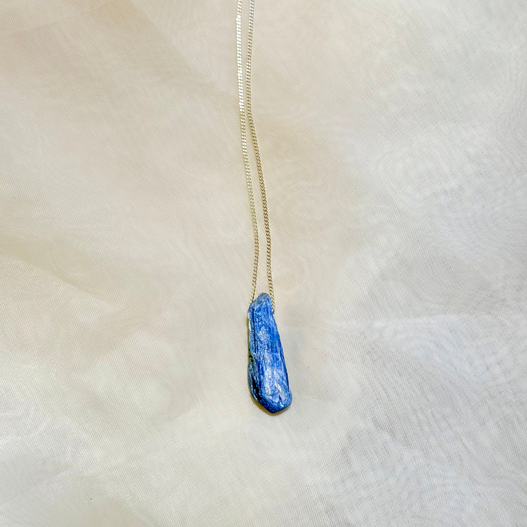 Cianita Azul - colar curto 50cm (prata 925)